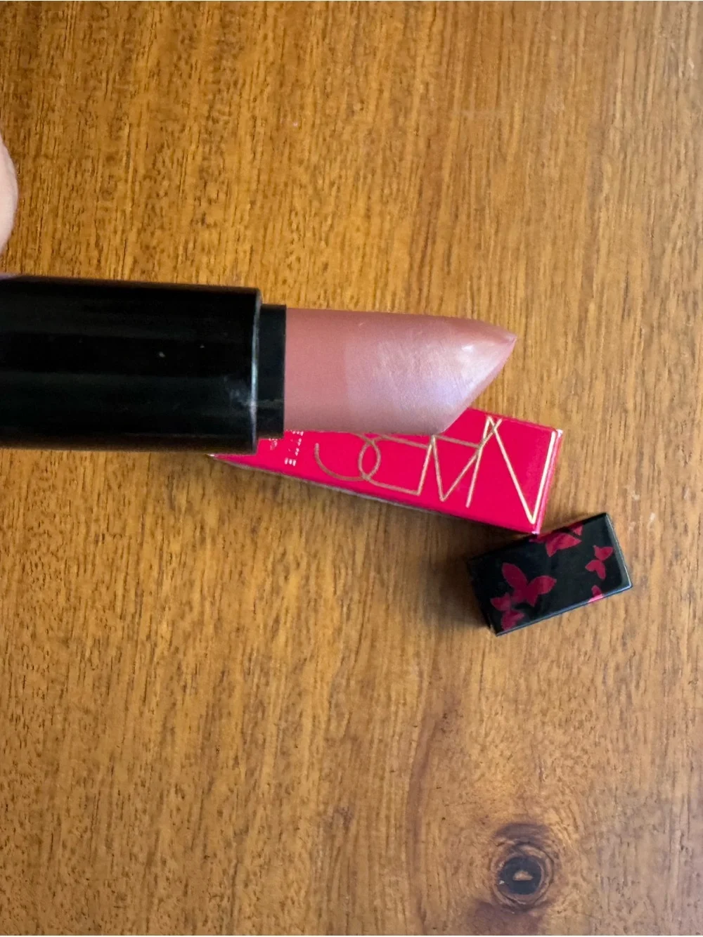 NARS Satin Lipstick – In the shade Augustine